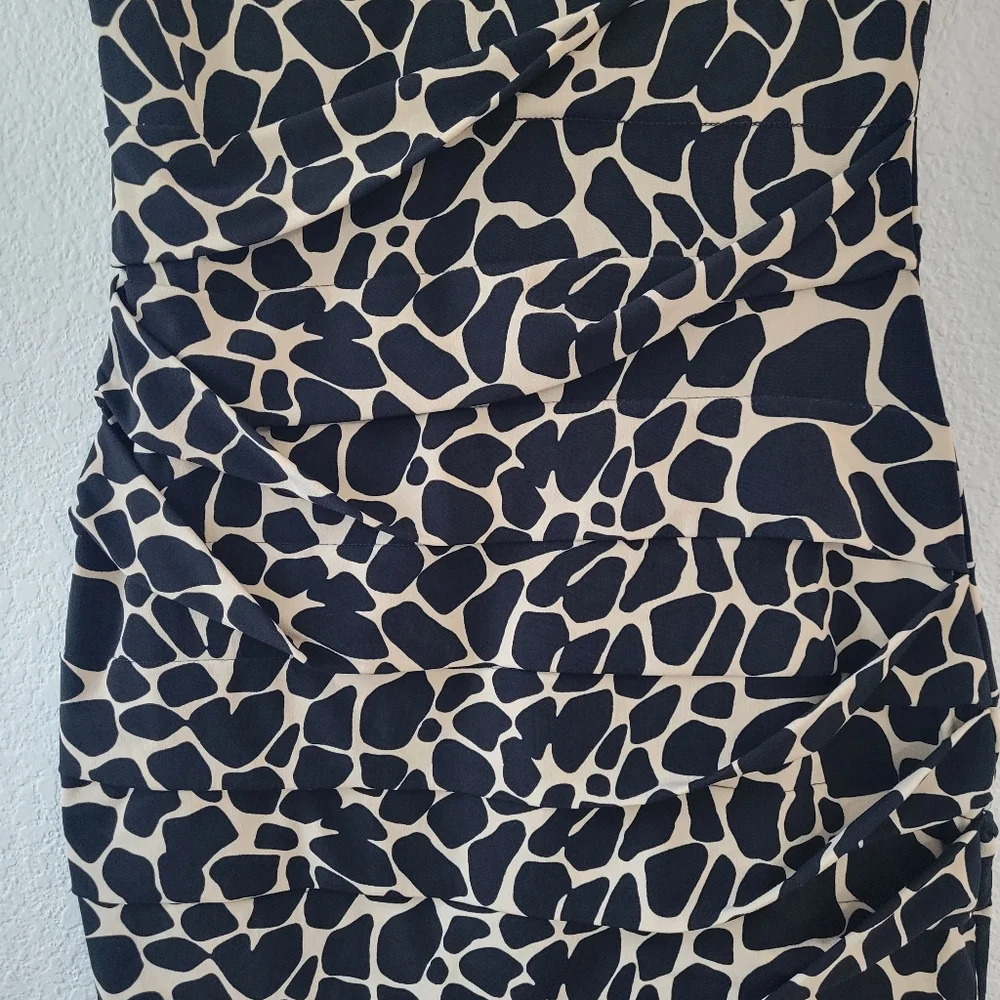 Enfocus Studio Black and Cream Sleeveless Bodycon Ruched Dress Size 4 EUC - Picture 3 of 8